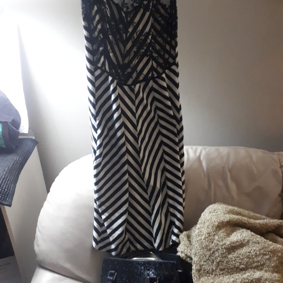 Womans striped dress - Picture 6 of 6